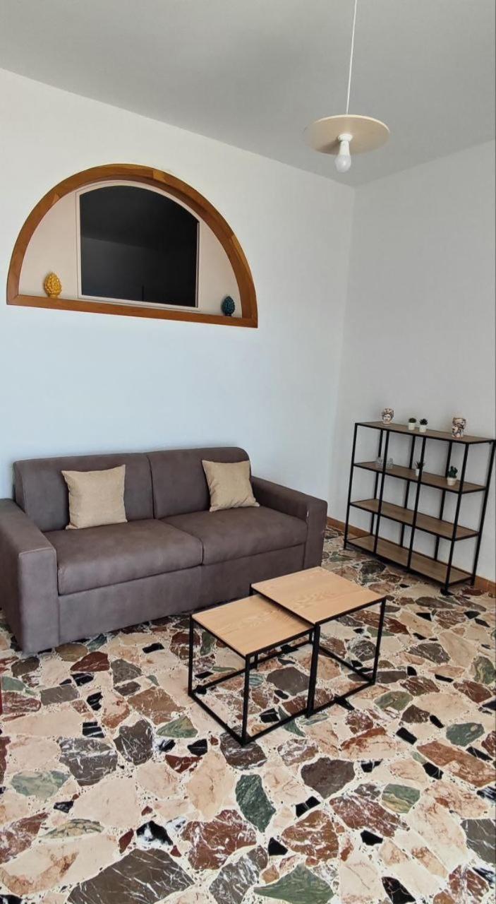 A Casa Dei Nonni Apartment Giardini Naxos Bagian luar foto
