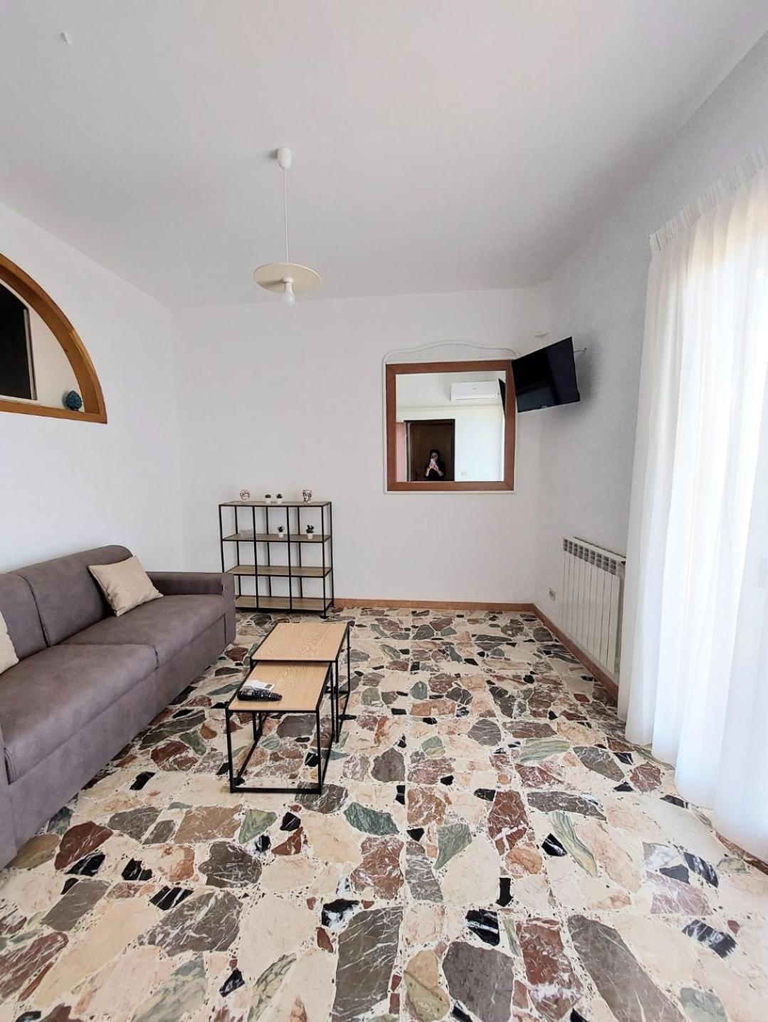 A Casa Dei Nonni Apartment Giardini Naxos Bagian luar foto